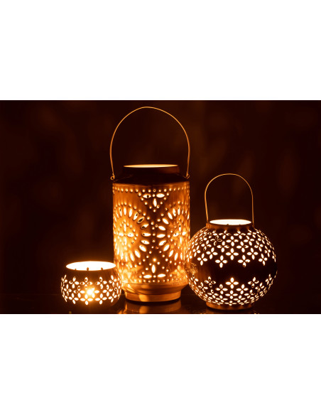 Lanterne en fer perforé de haute performance en ocre Lanterne en fer perforé de haute performance en ocre