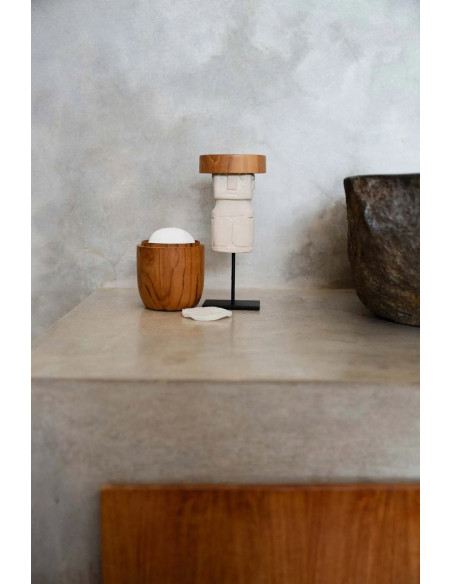 L'homme de Sumba debout