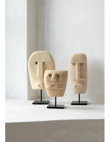 La Pierre de Sumba n°23 sur son supportBazar Bizar