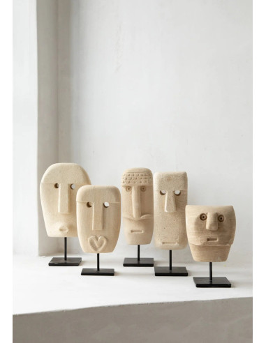 La Pierre de Sumba n°23 sur son supportBazar Bizar