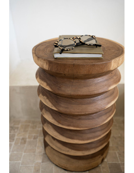 Tabouret/Table d'appoint Galapagos - Naturel se traduit en français par "Le Corbeau des Galapagos - Naturel".