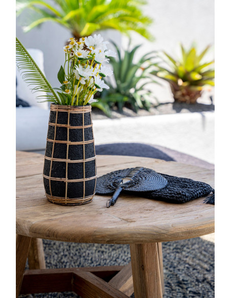 De Cutie Vaas - Zwart Naturel - M se traduit en français par Vase De Cutie - Noir Naturel - M. De Cutie Vaas - Zwart Naturel - M se traduit en français par Vase De Cutie - Noir Naturel - M.